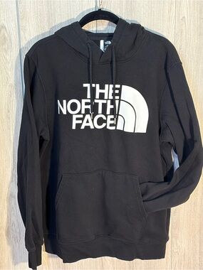 The North Face Men’s Evolution Half Dome
Hoodie Black Pullover M